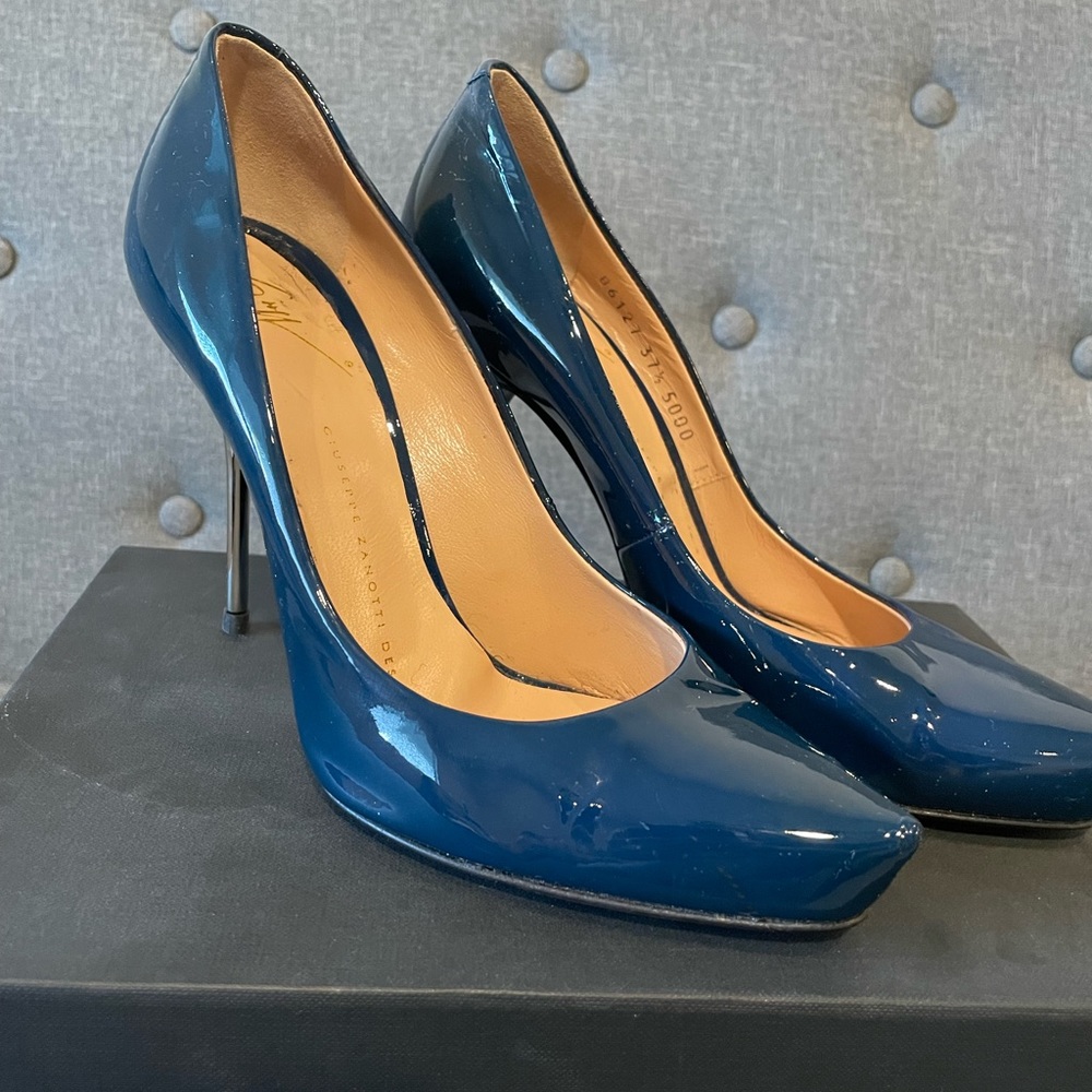 Giuseppe Zanotti blue stilettos